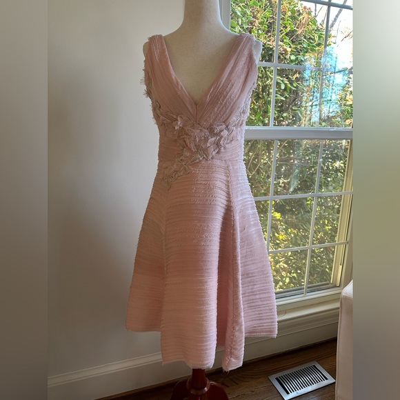 MARCHESA NOTTE RTW F2017 Light Pink Layered Chiffon Floral Embroidered Dress - Picture 4 of 10